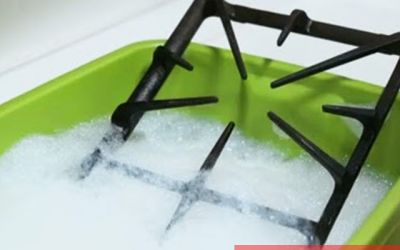 Hướng dẫn cách vệ sinh kiềng bếp gas đơn giản nhất